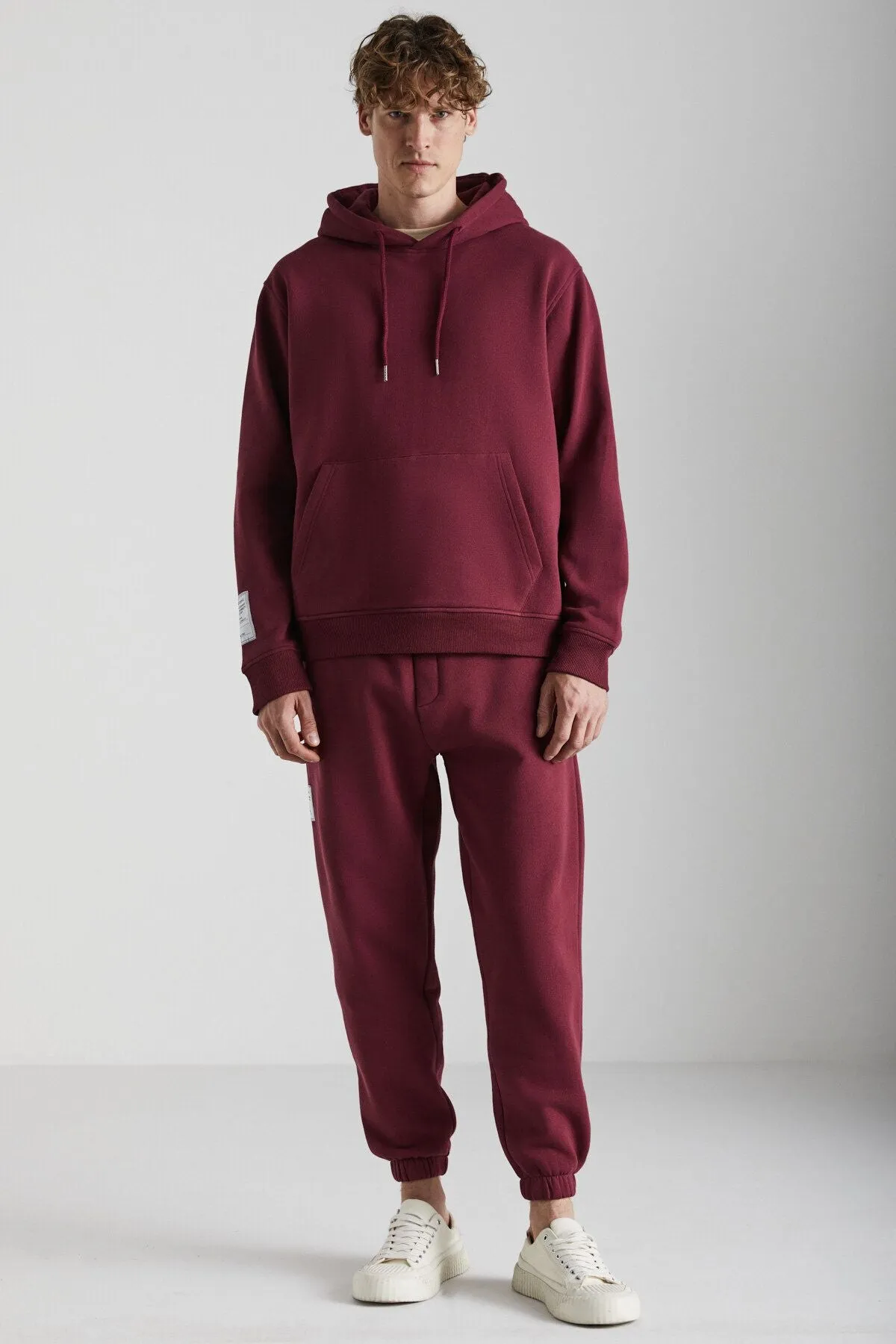 Ashbourne Men's Oversize Kangaroo Pocket Arm Label Detailed Organic Cotton Bordeaux Tracksuit Set