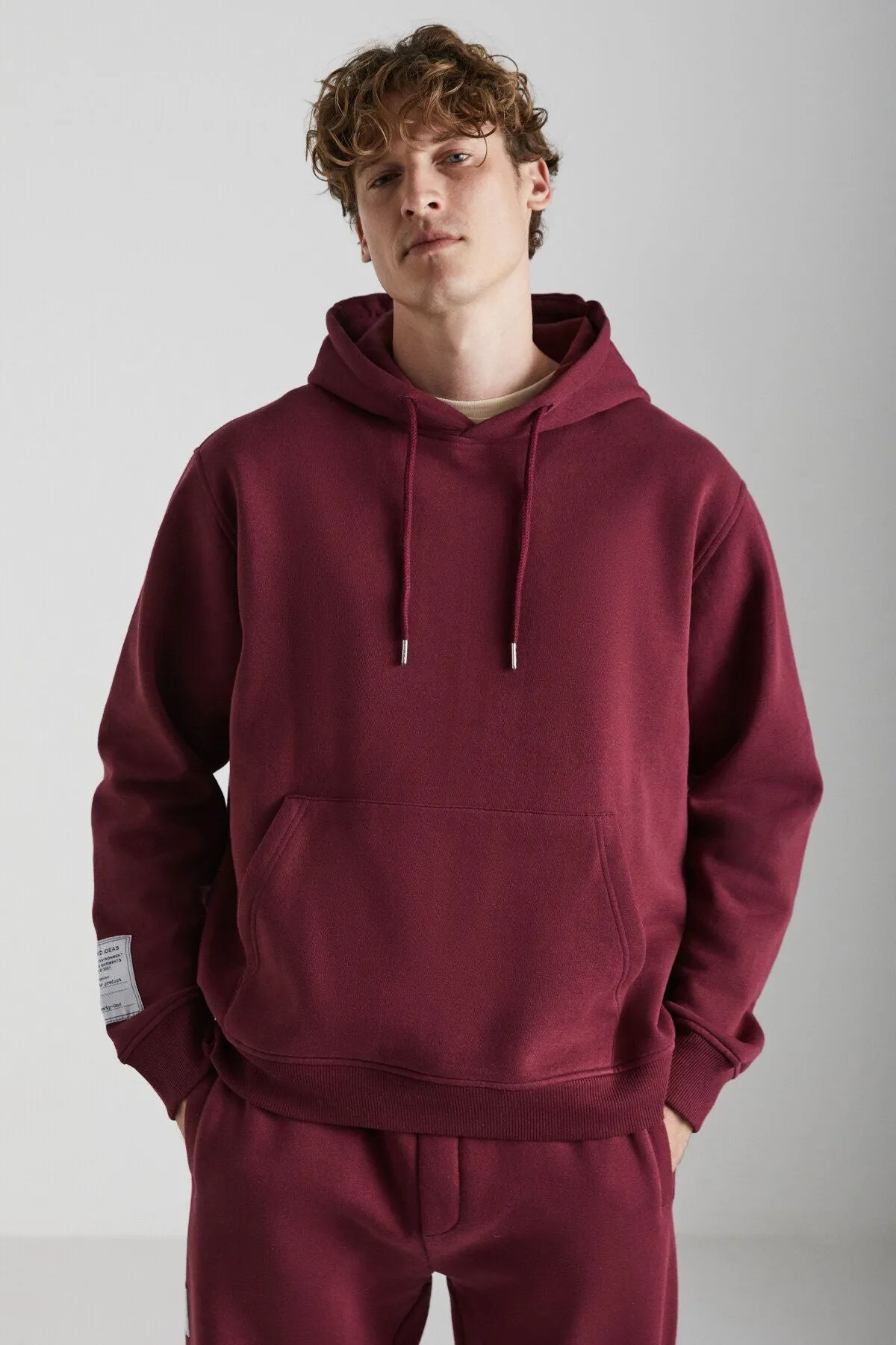 Ashbourne Men's Oversize Kangaroo Pocket Arm Label Detailed Organic Cotton Bordeaux Tracksuit Set