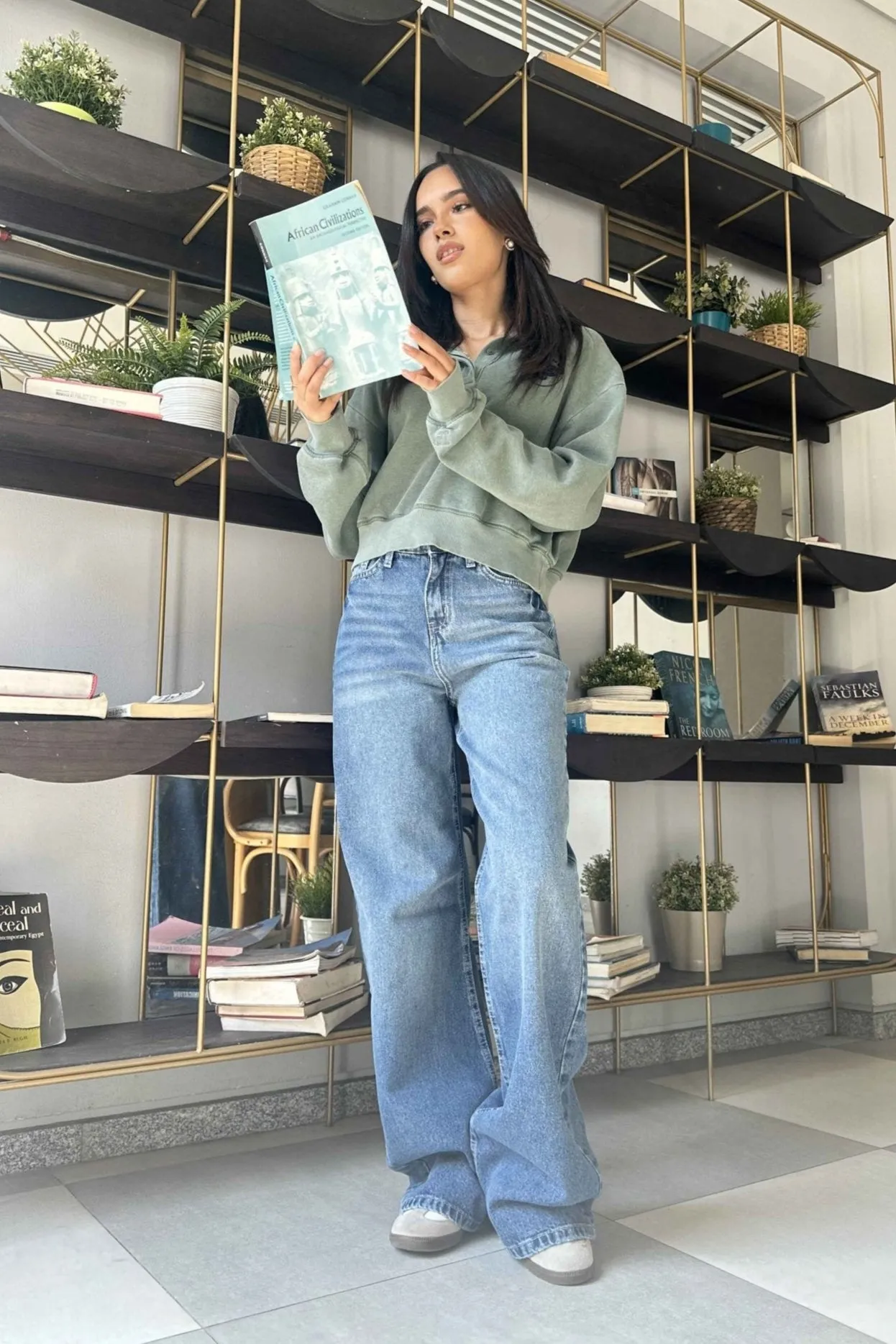 Baggy - Medium Blue Wash Jeans.