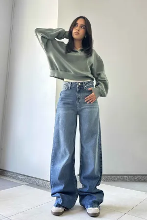 Baggy - Medium Blue Wash Jeans.