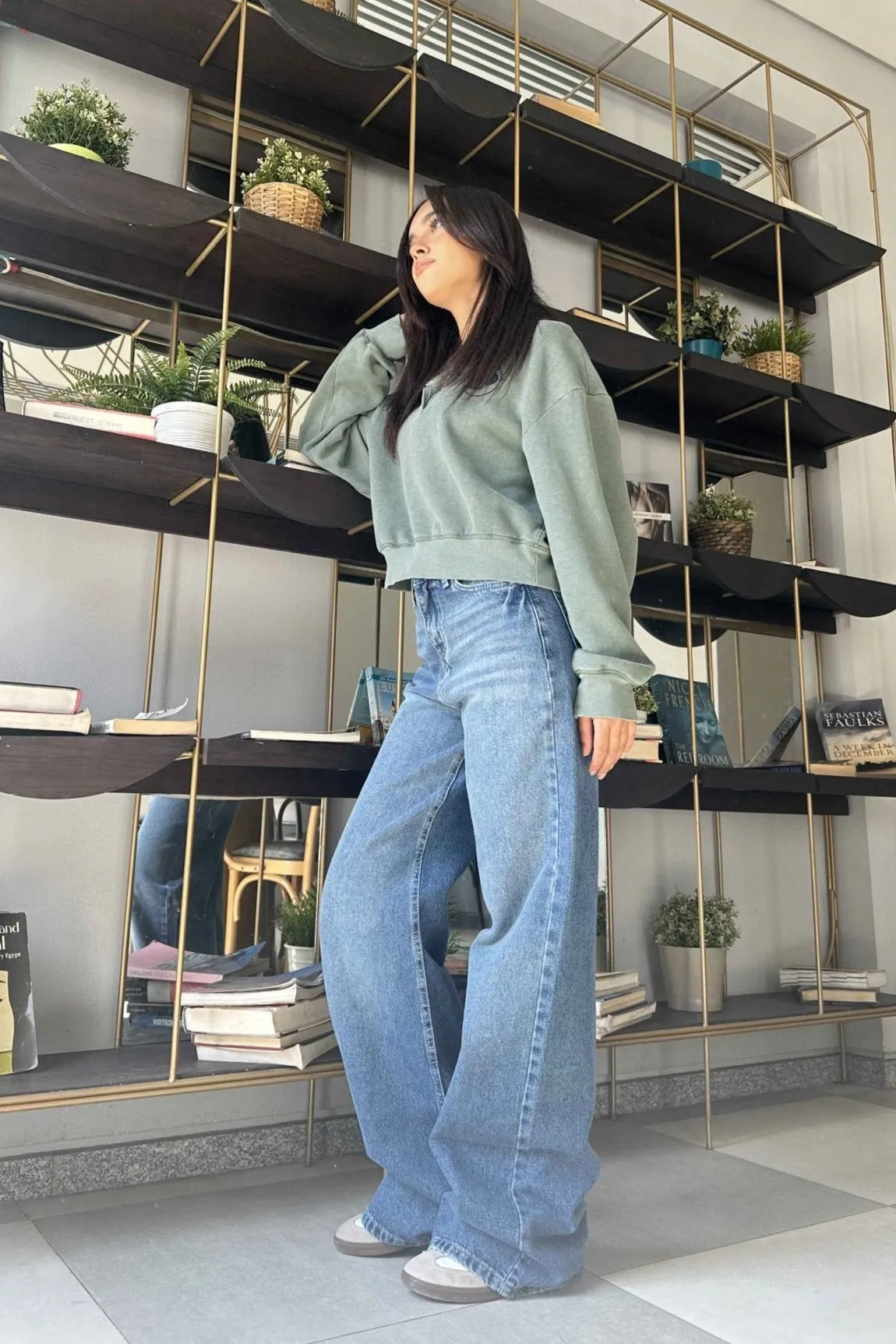 Baggy - Medium Blue Wash Jeans.