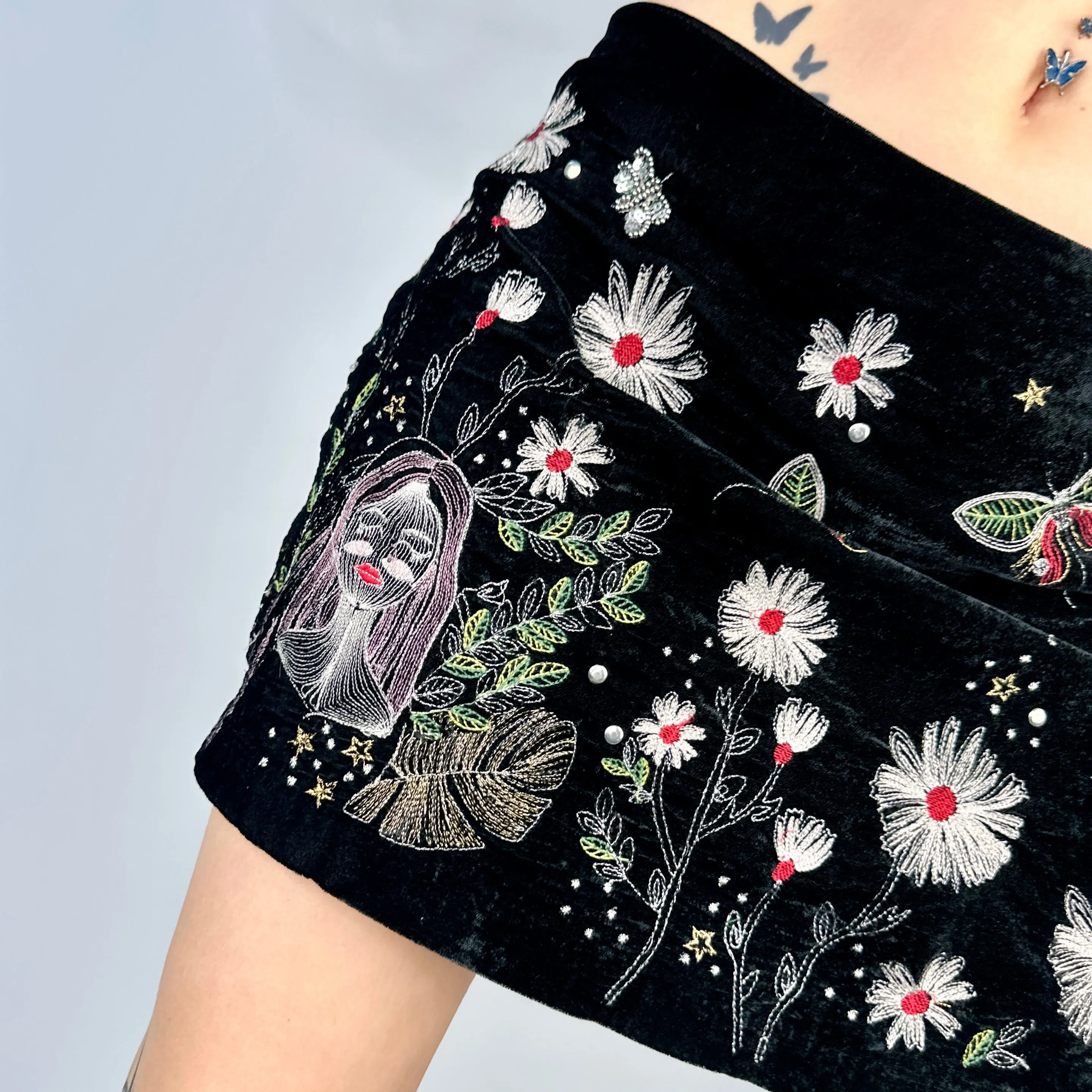 Embroidered Velvet Mini Skirt (M)
