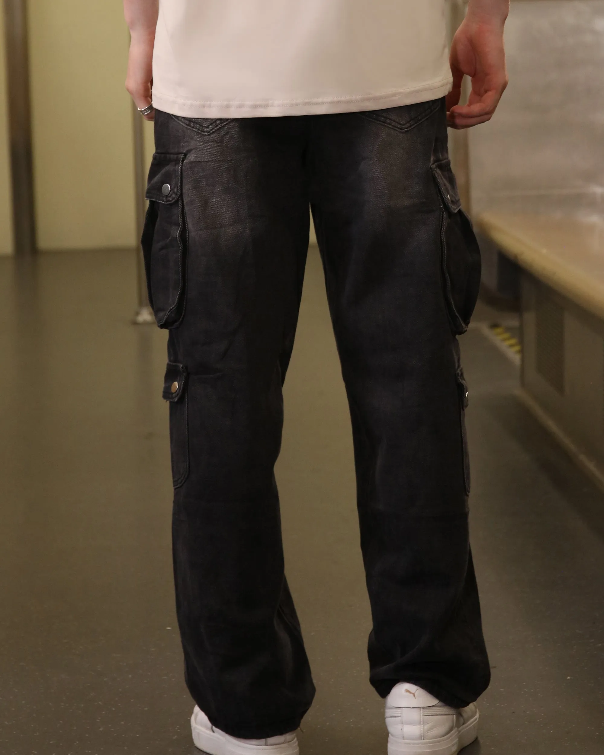 Essential Baggy Jeans: Black with Multiple Side Pockets-Mexico Local Delivery
