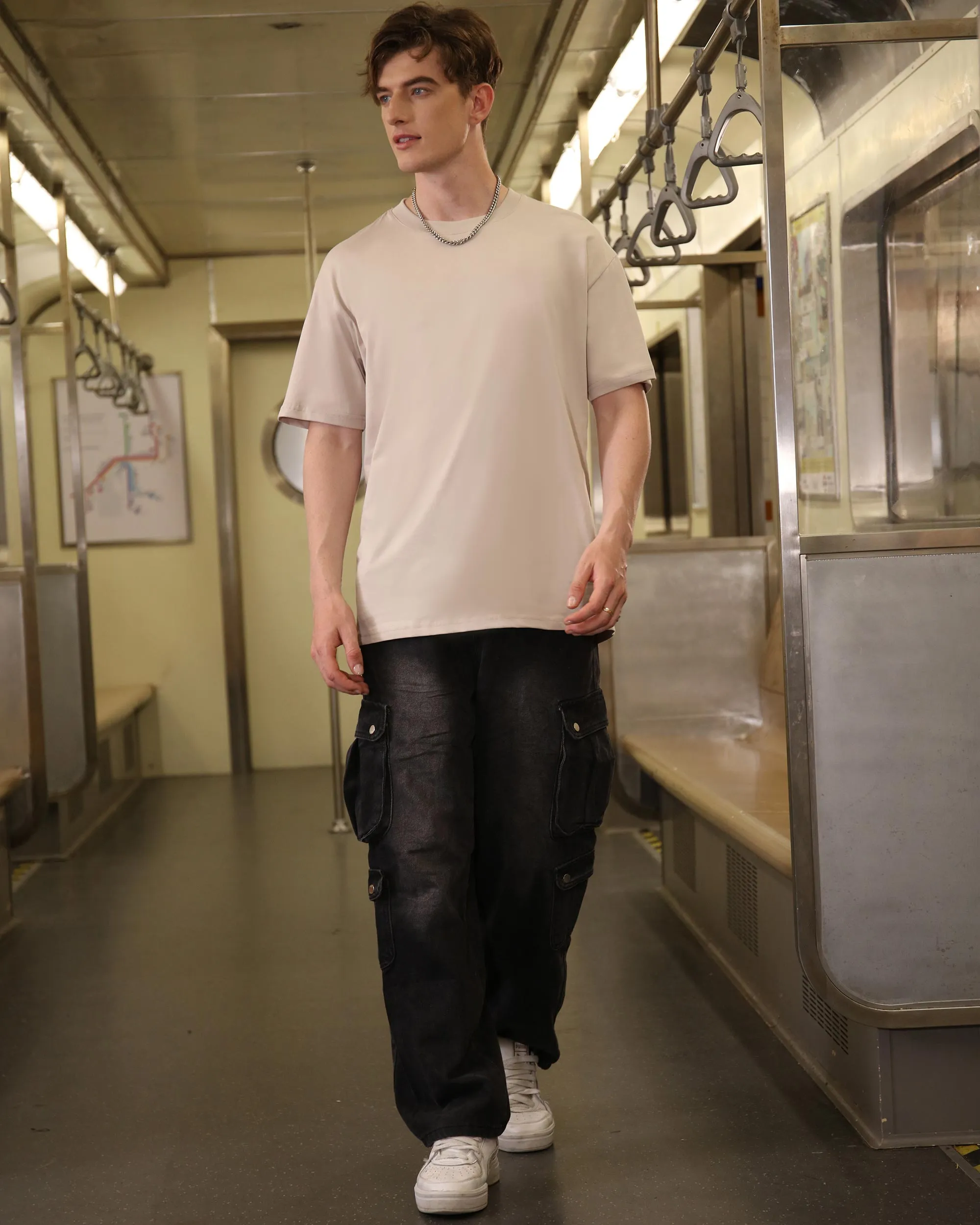 Essential Baggy Jeans: Black with Multiple Side Pockets-Mexico Local Delivery