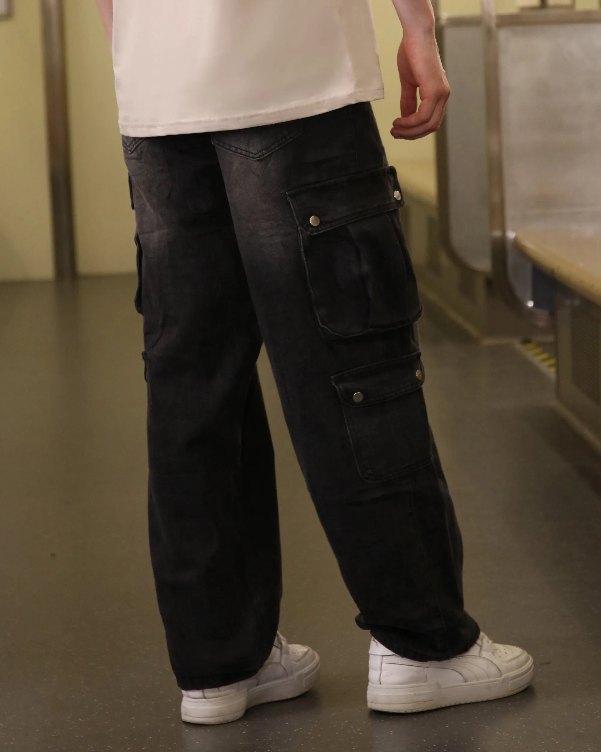 Essential Baggy Jeans: Black with Multiple Side Pockets-Mexico Local Delivery