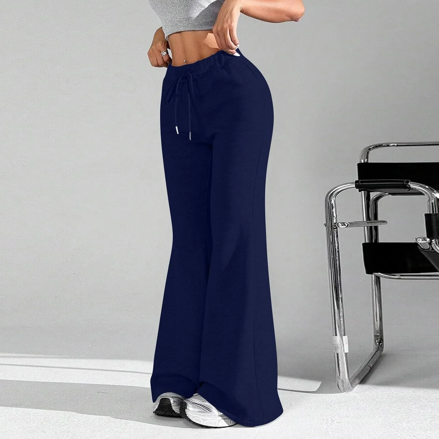Flare Wide Leg Sweatpants Women Fleece Drawstring Low Rise Jogger Pants Cute Bell Bottom Sweat Pants with Pockets