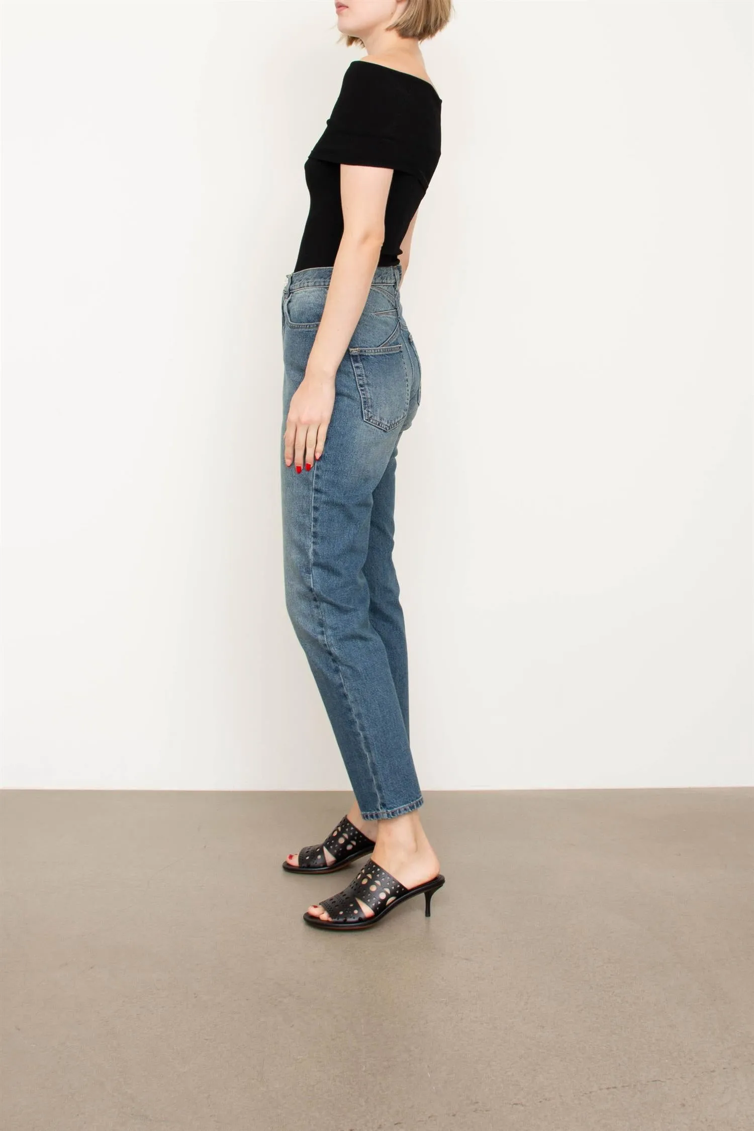 High waisted jeans