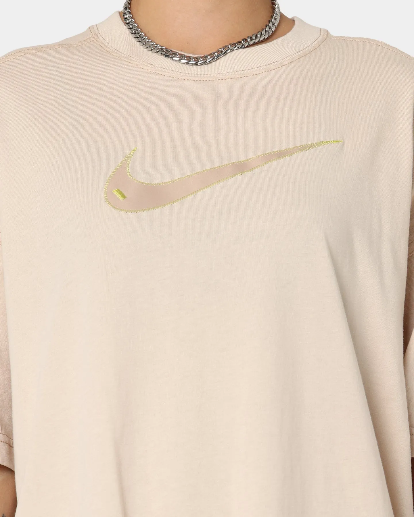 Nike Women's Sportswear Swoosh T-Shirt Sanddrift