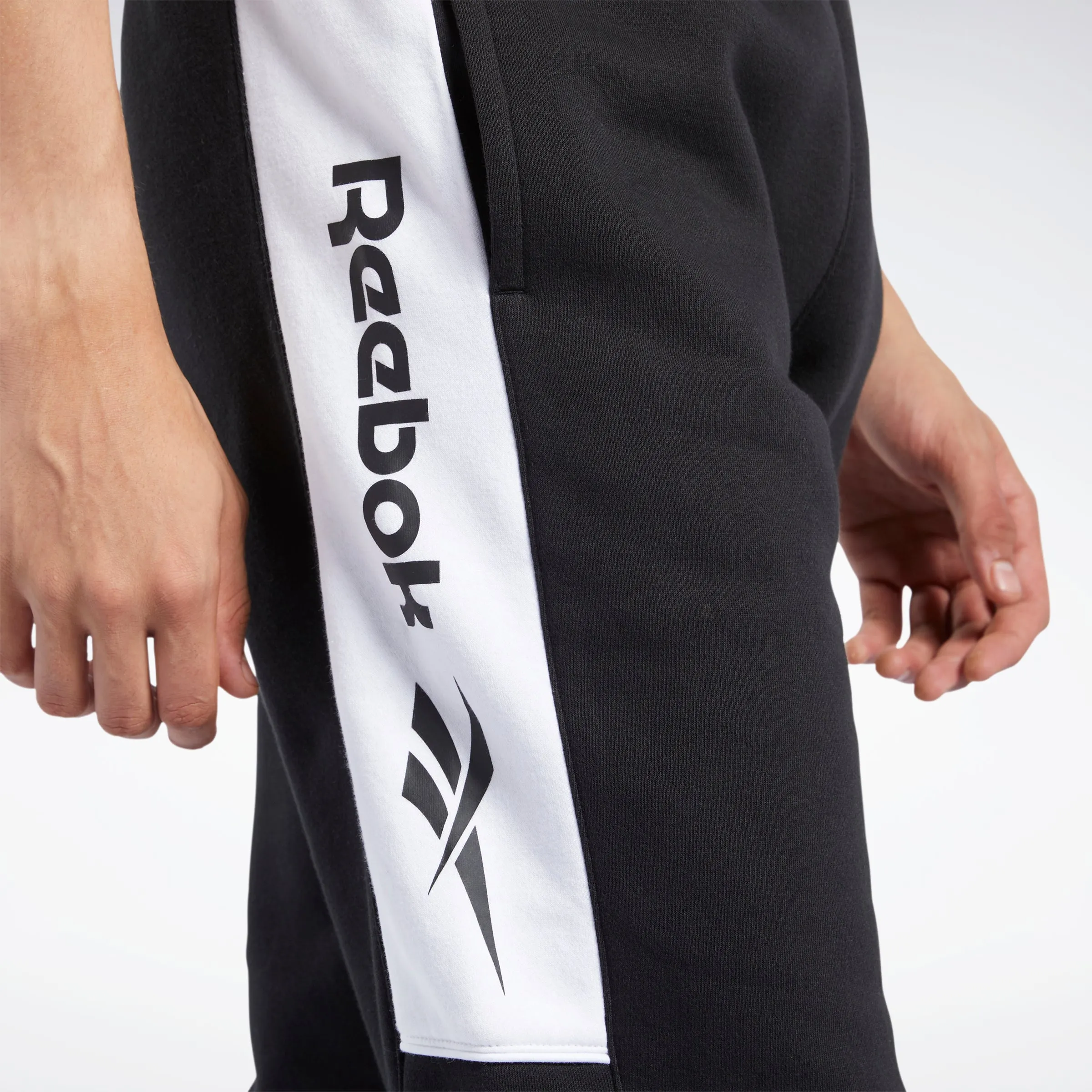 Reebok Apparel Men Classics Linear Pants Black
