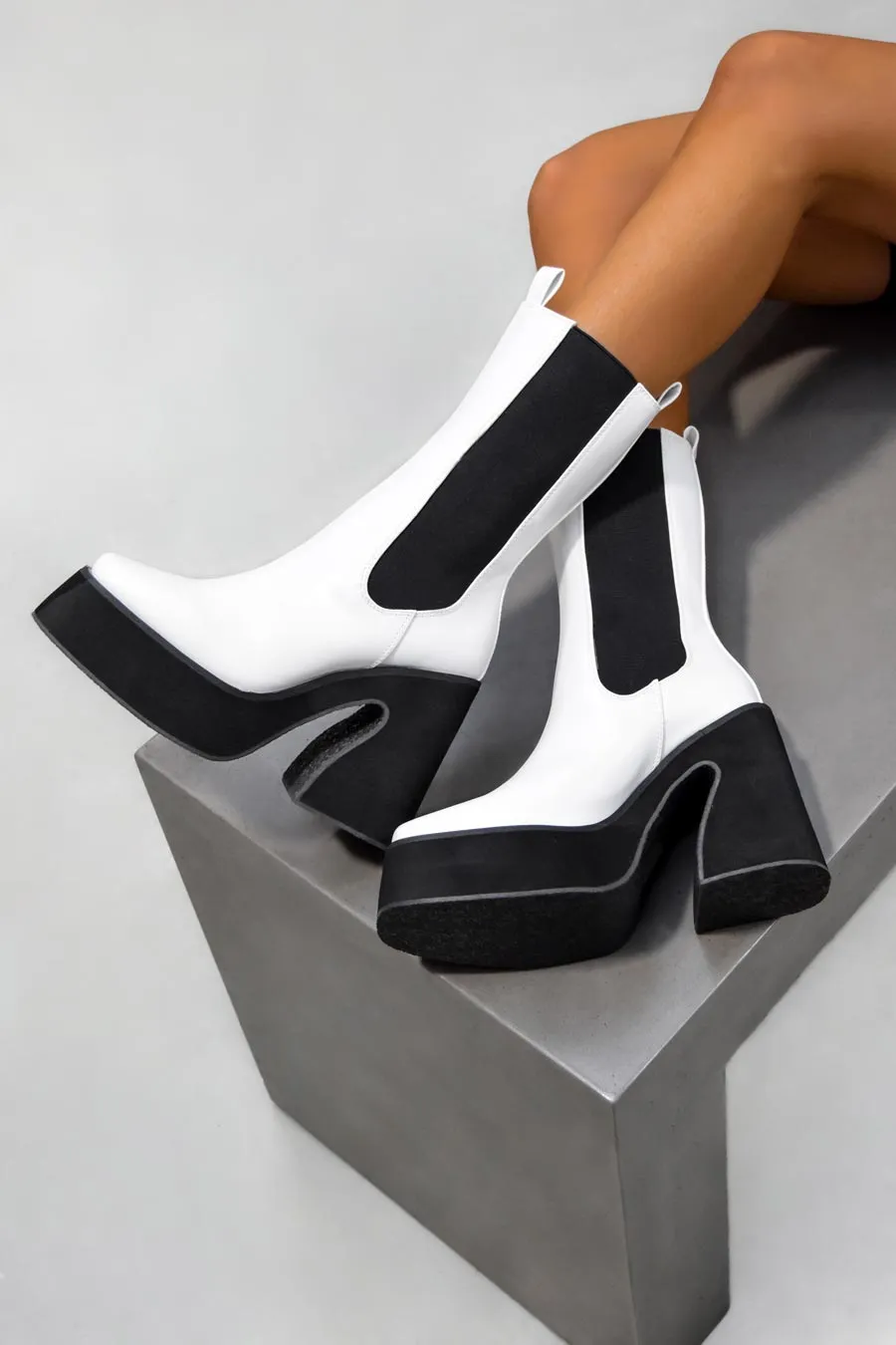 RISE Platform sock Fit Boots - White