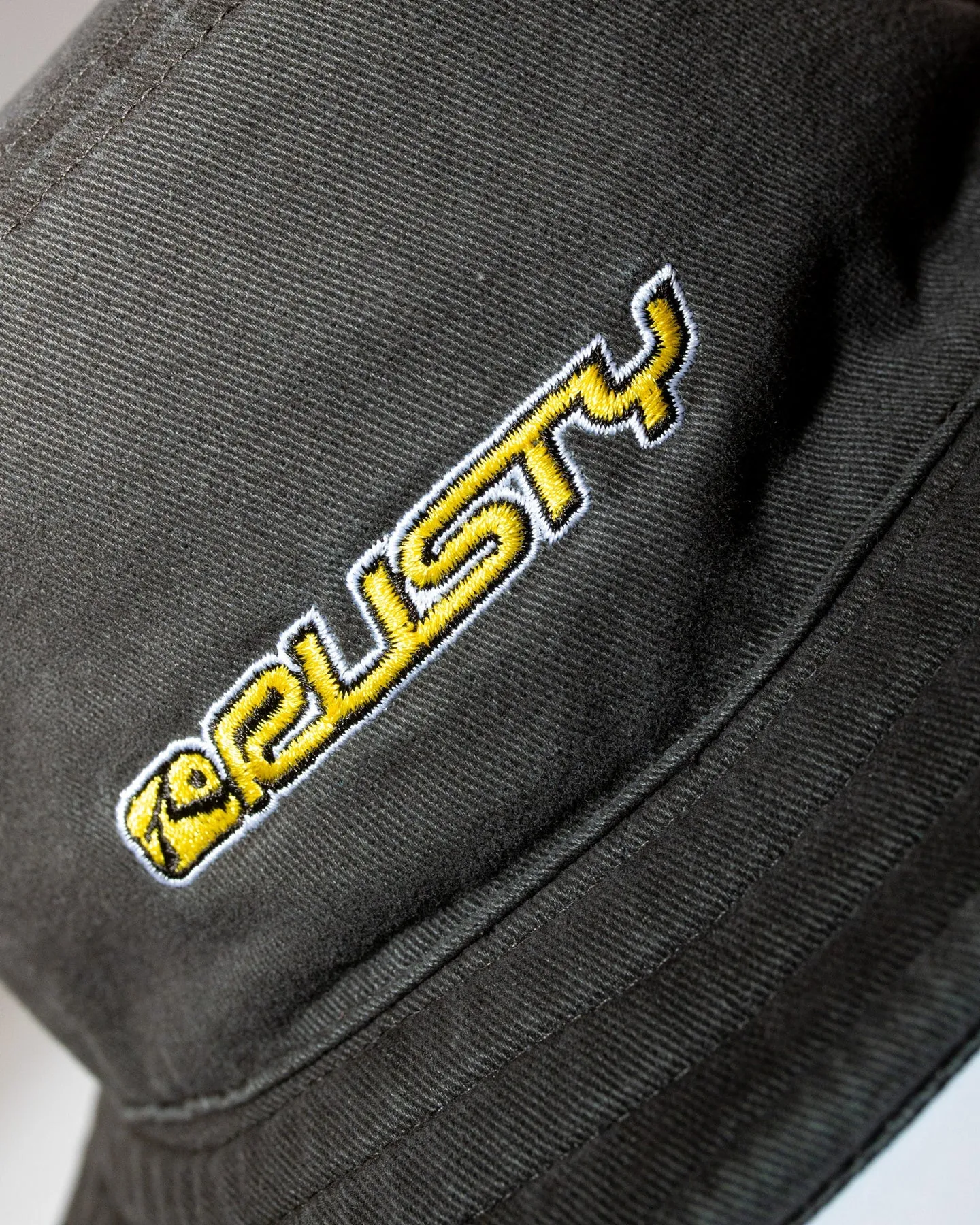Rusty Reverb Reversible Bucket Hat - Coal
