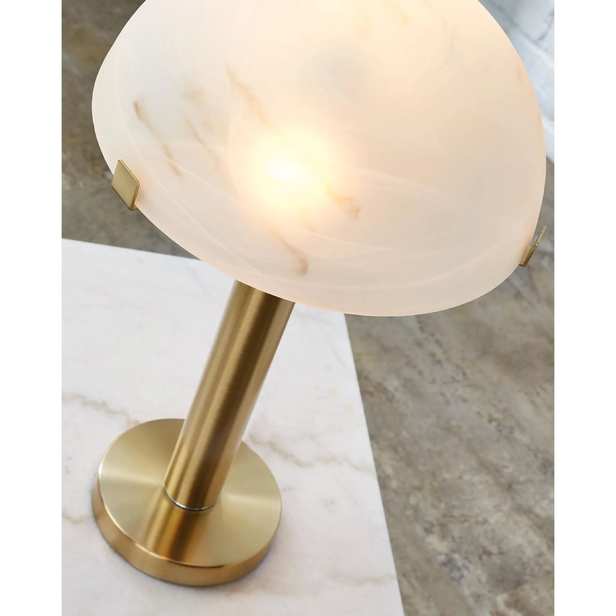 Tobbinsen Table Lamp 22.25"