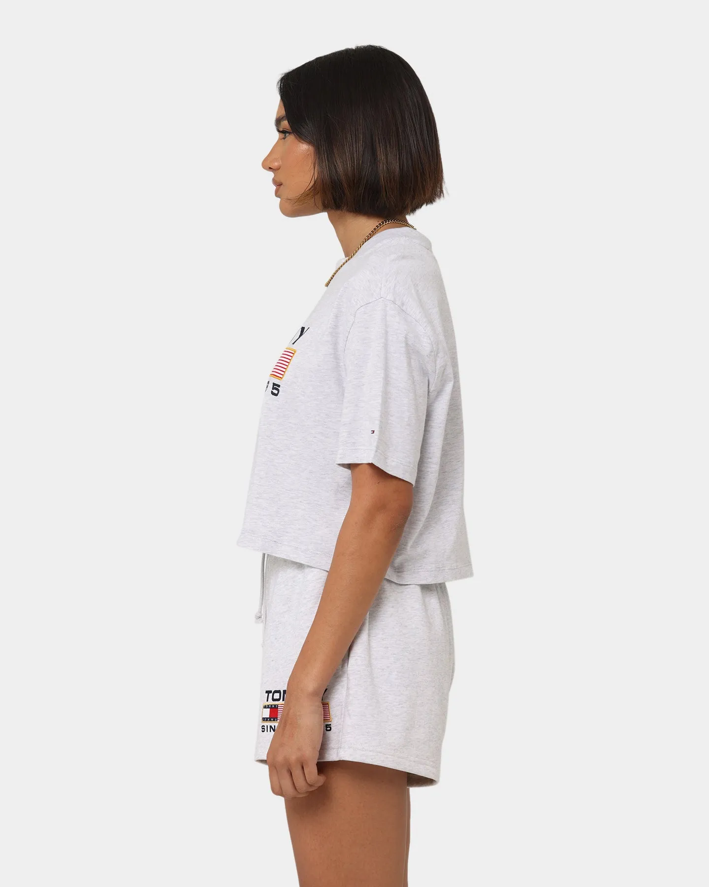 Tommy Jeans Women's TJW Oversized Cropped Modern Athletic T-Shirt Silver Grey Heather