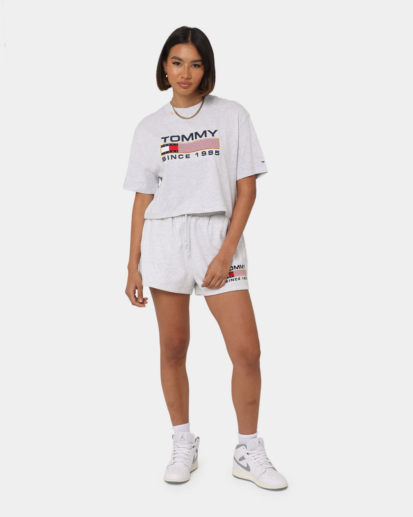Tommy Jeans Women's TJW Oversized Cropped Modern Athletic T-Shirt Silver Grey Heather
