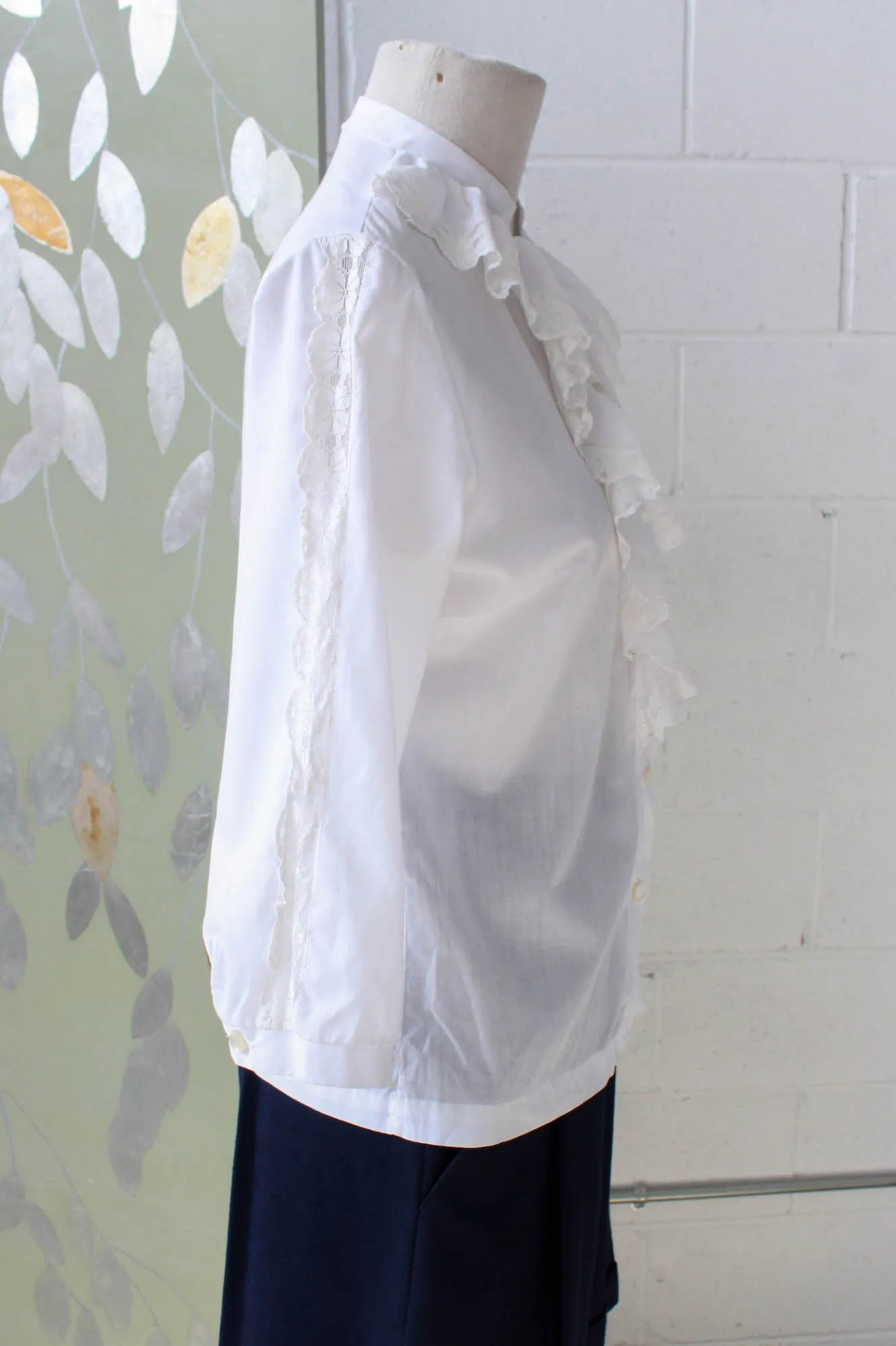 Vintage 1960s/70s White Ruffle Jabot Collar Blouse, S-M