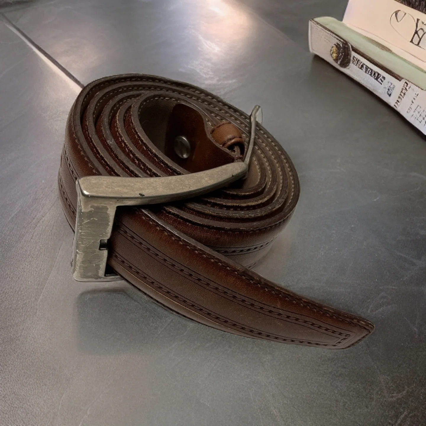 Vintage men casual brown leather belts