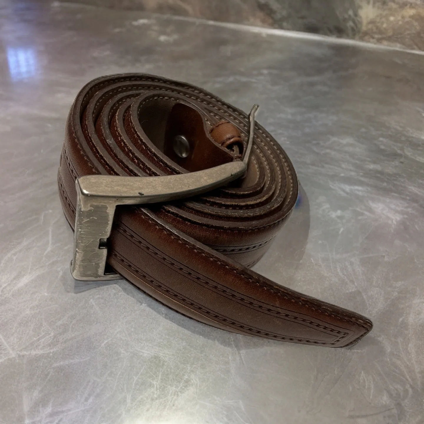 Vintage men casual brown leather belts