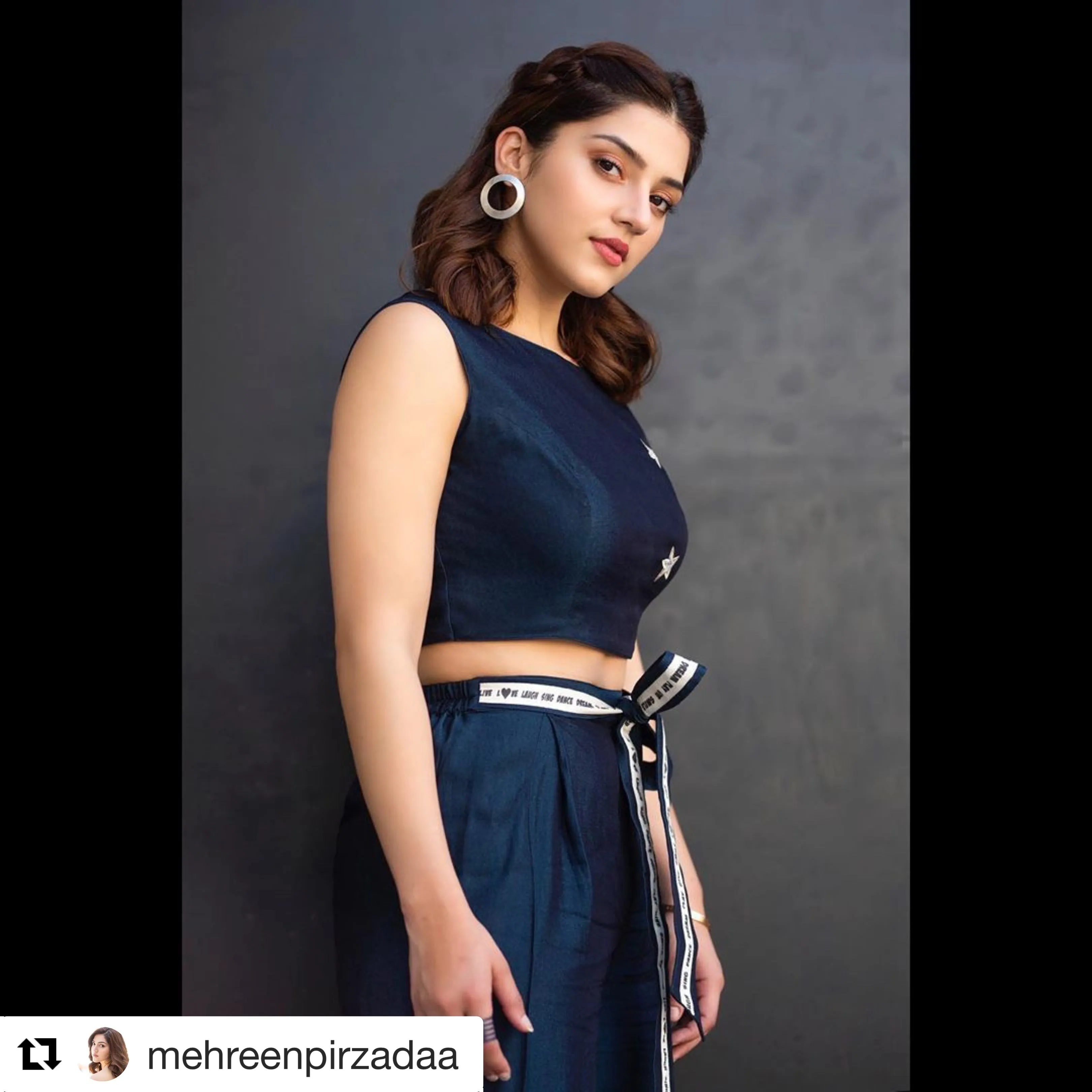 W Crop Top