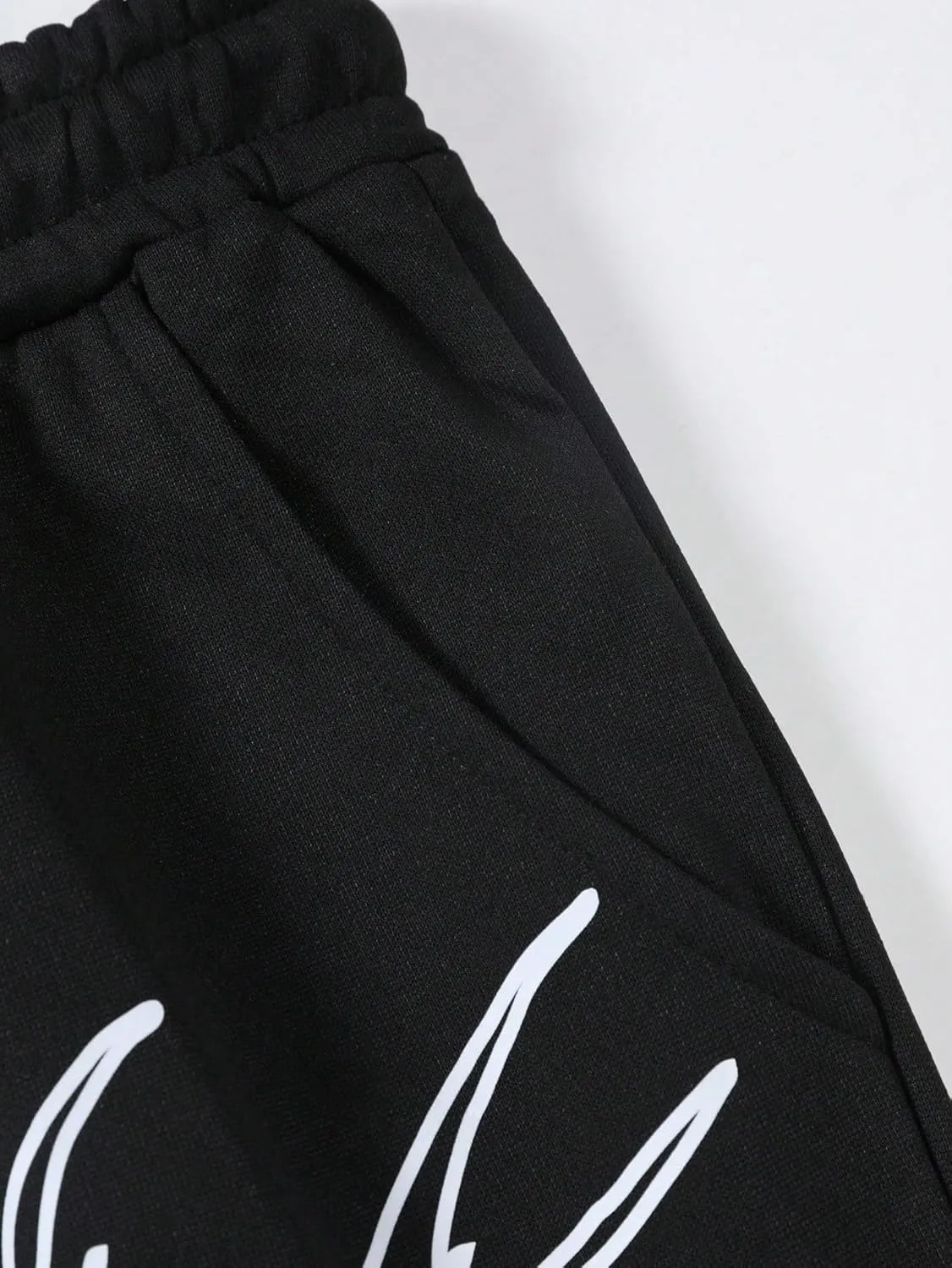 WDIRARA Men's Graphic Printed Stacked Sweatpants Flared Leg Y2K Drawstring Waisted Casual Jogger Pants with Pockets