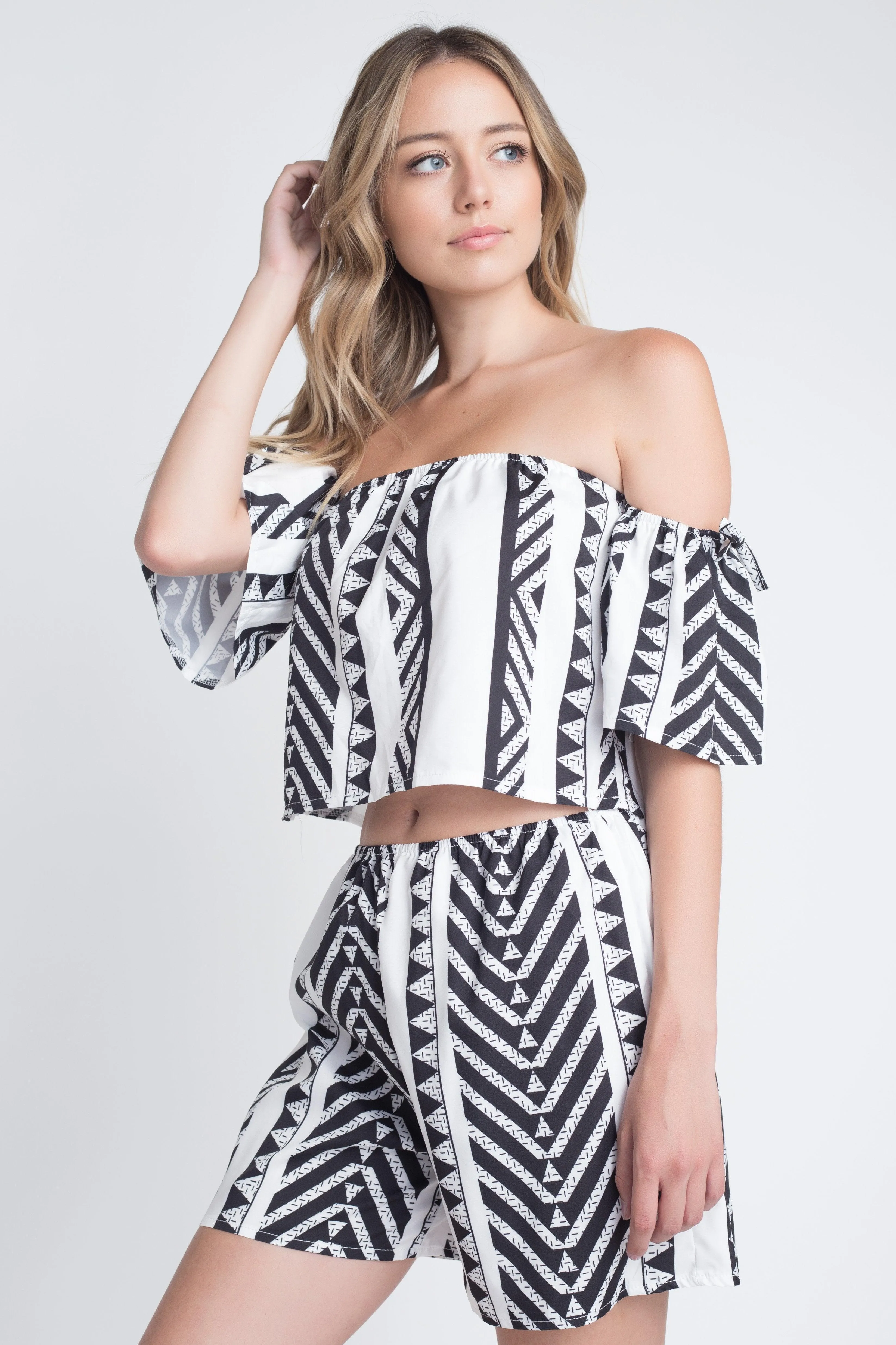 Womens Black & White Off Shoulder 2 Piece Short Set