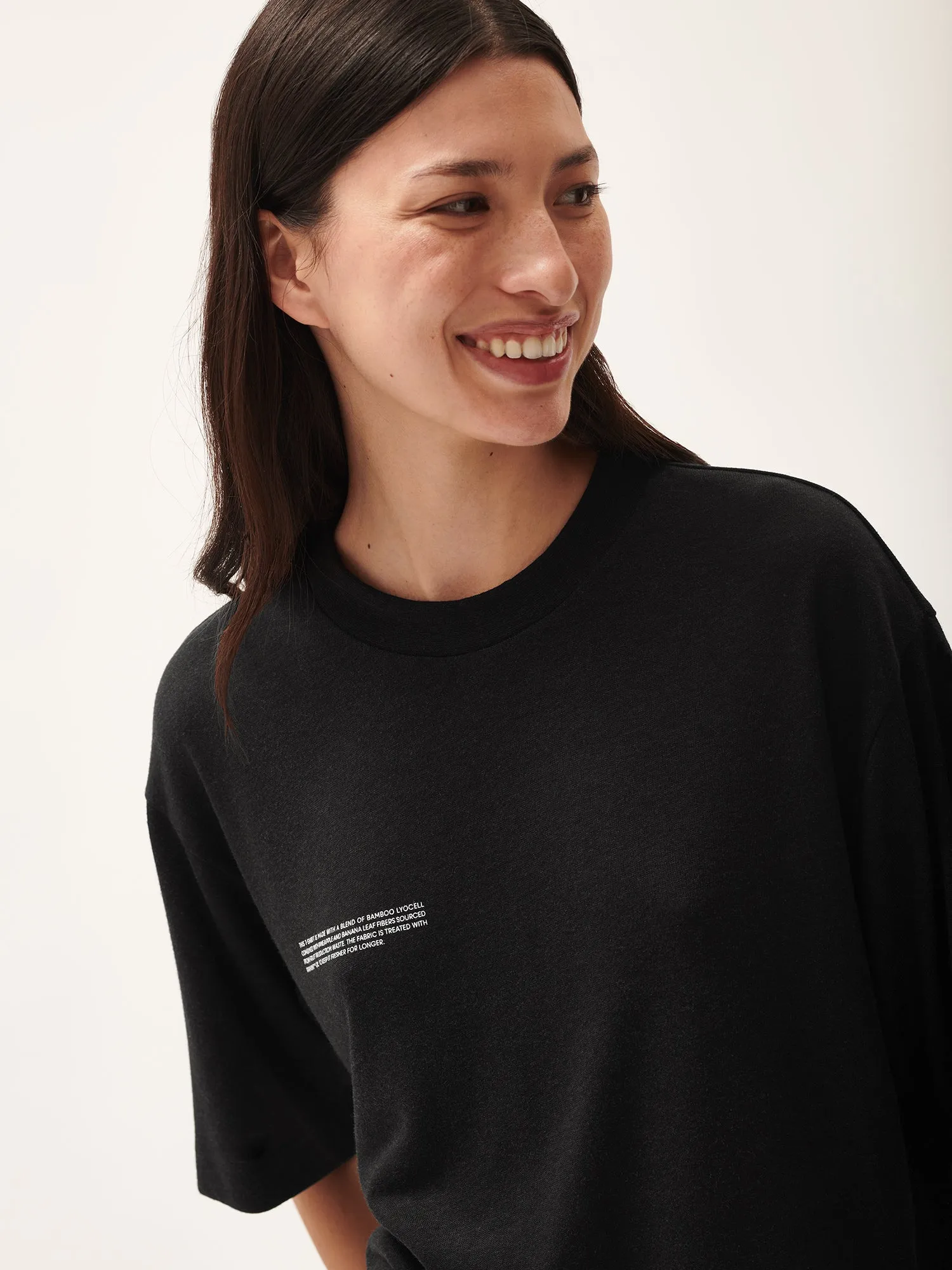 Womens DNA Frutfiber T-Shirt—black