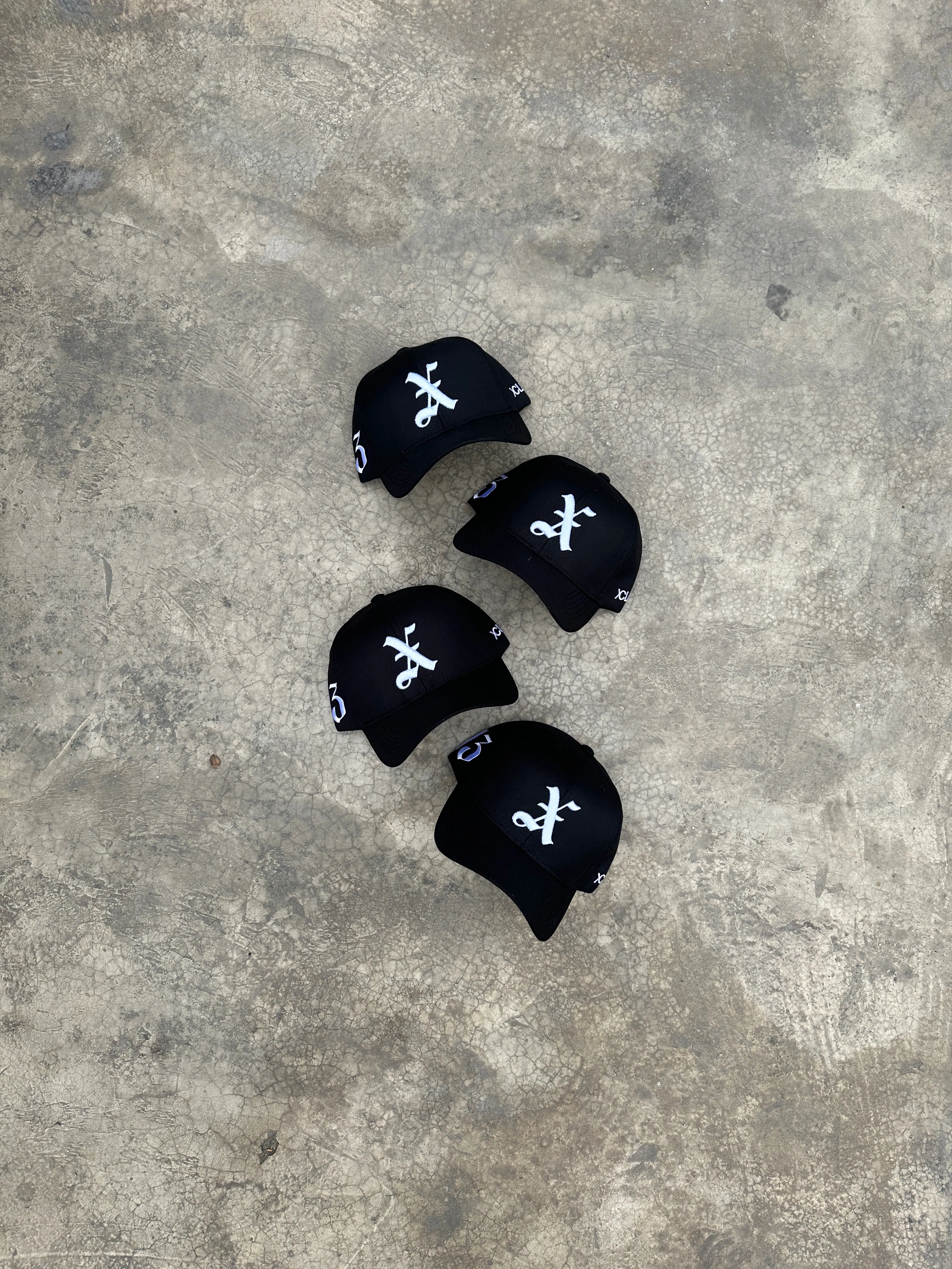 Xclusiv X13 Dad Hat Black & White